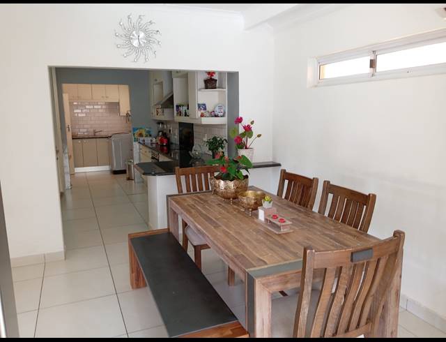 4 BEDROOM HOUSE FOR SALE IN UMHLANGA CENTRAL